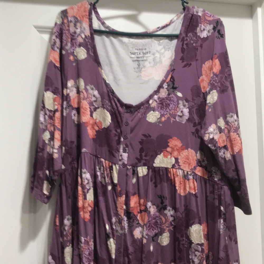 Torrid floral knit top